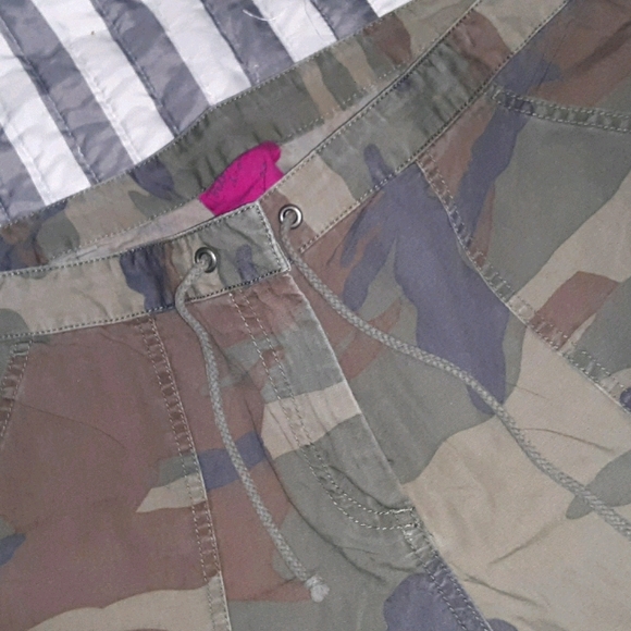 Cute London Jeans Camo pants SZ:12 - Picture 2 of 6